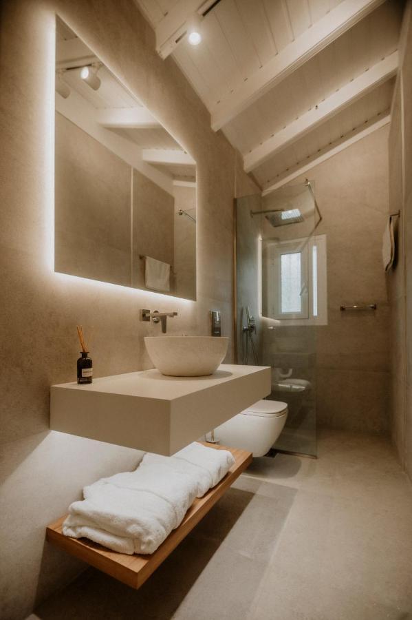 Villa Butterfly - Heated Private Pool & Jacuzzi Alepou