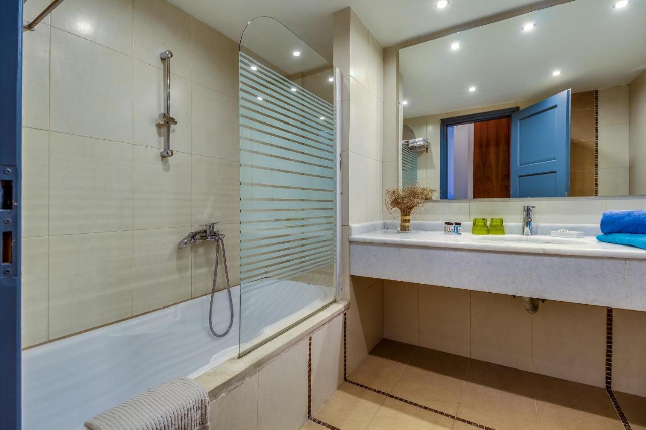 Villa Collection
