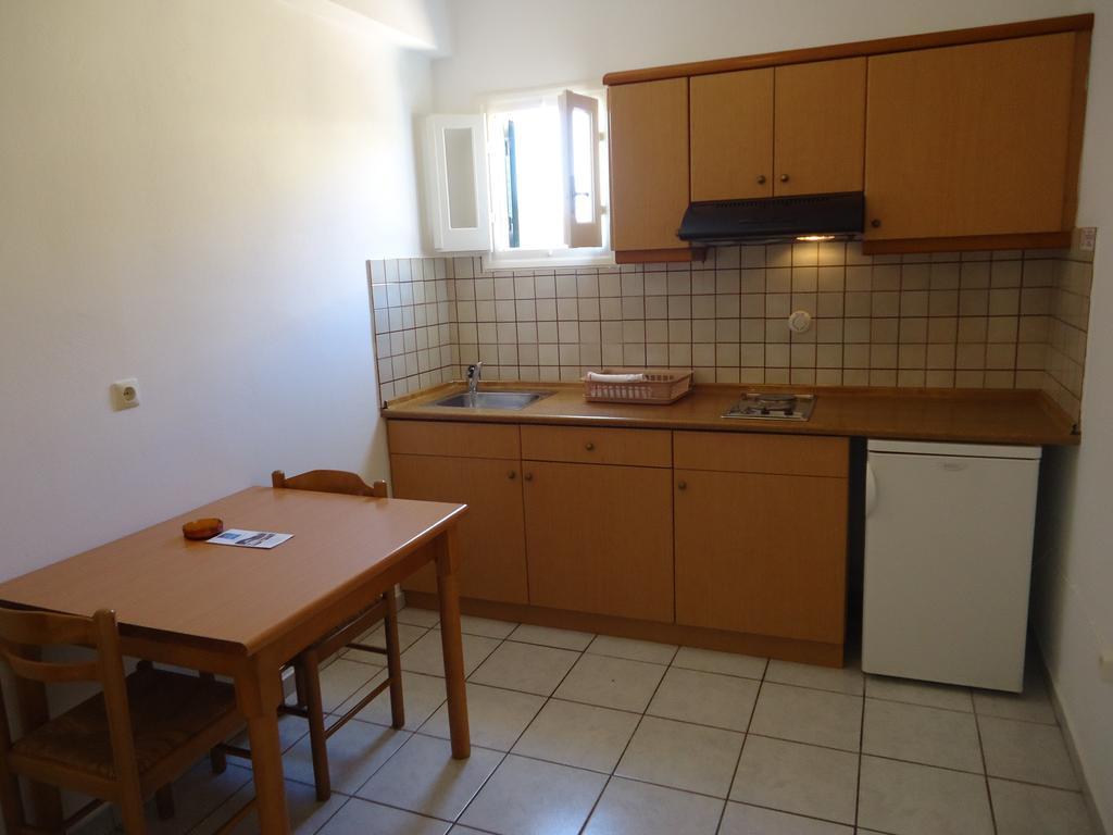 Aparthotel Matoula 3*