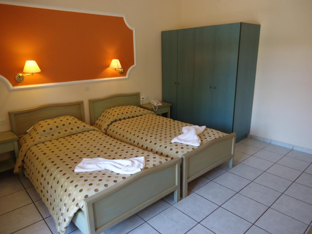 Aparthotel Matoula Acharavi (Corfu)
