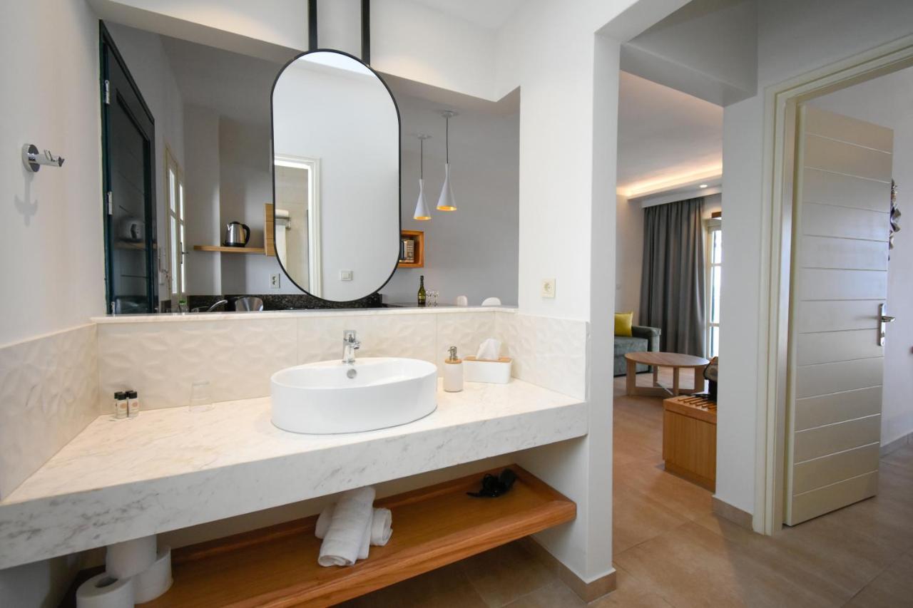 Elena Village 4*