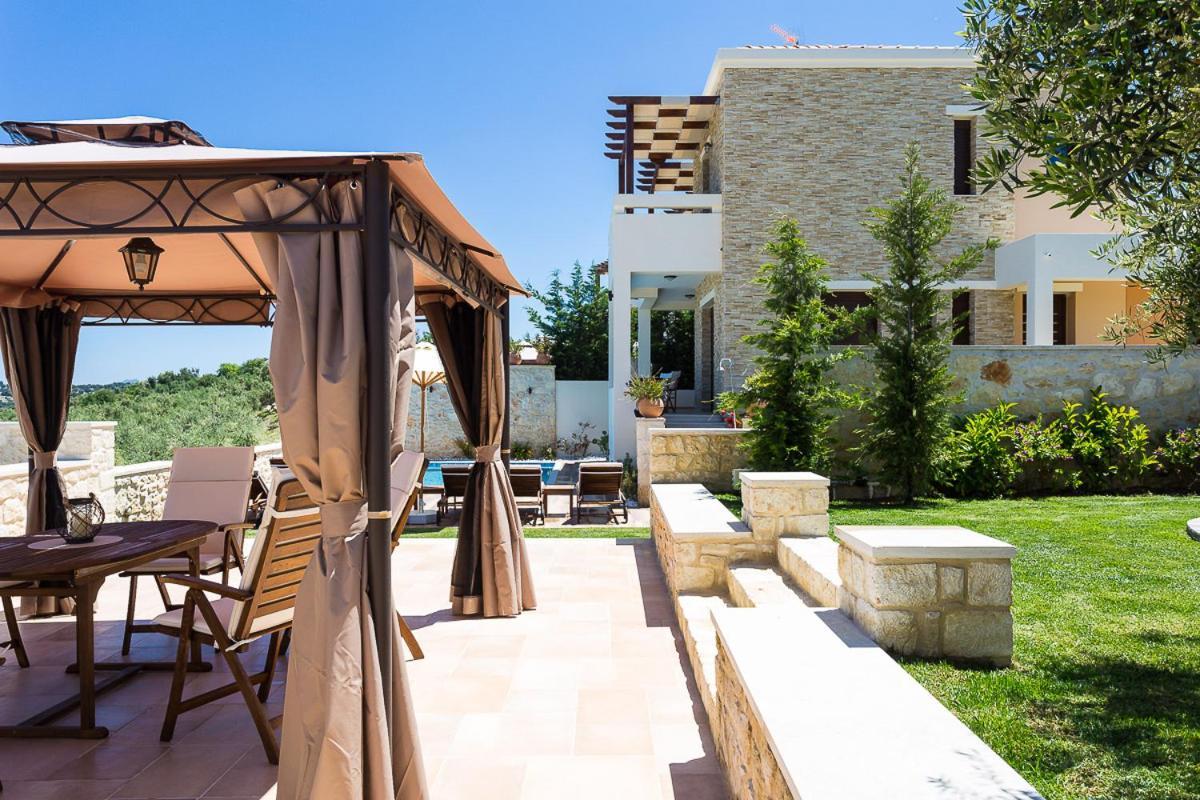 Villa Roupes Villa I, Family Villa, Fantastic Views, Private Pool Roupai