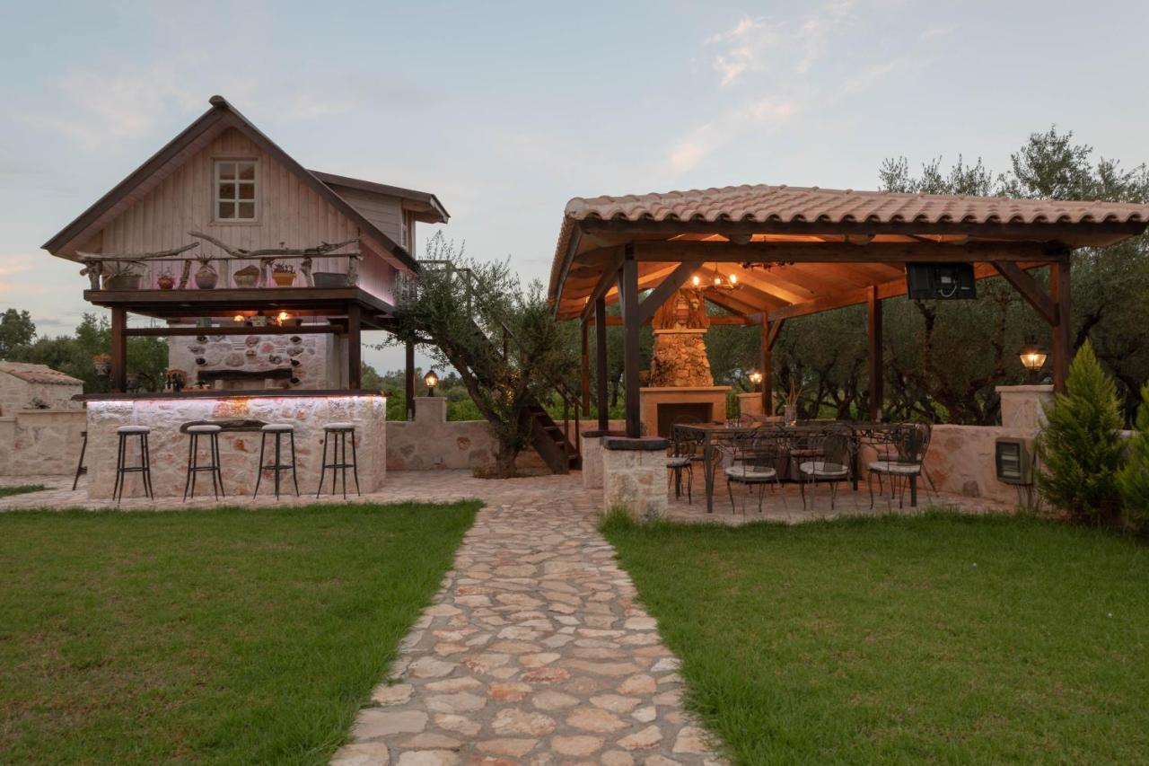 Villa Agro Art Boutique & Luxury - Two Art With Pools, Unique Decors, And A Treehouse Option Vanato