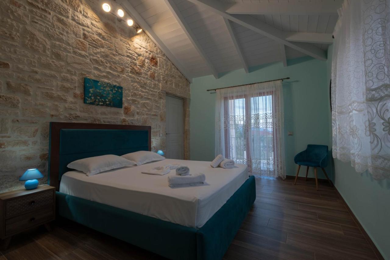 Villa Agro Art Boutique & Luxury - Two Art With Pools, Unique Decors, And A Treehouse Option Vanato