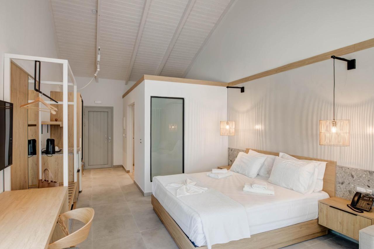 Alboro Seaside Hotel *