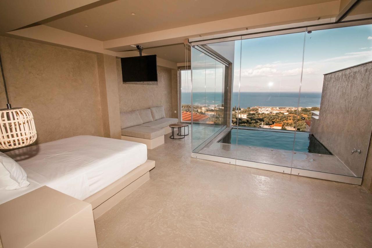 Mani Luxury And In With Private Pools Gythio