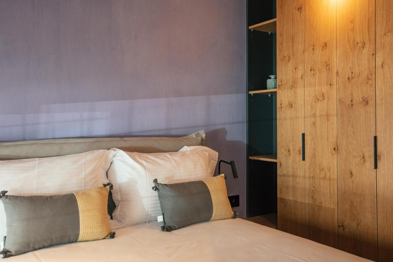 Plaza Collection Hotel *