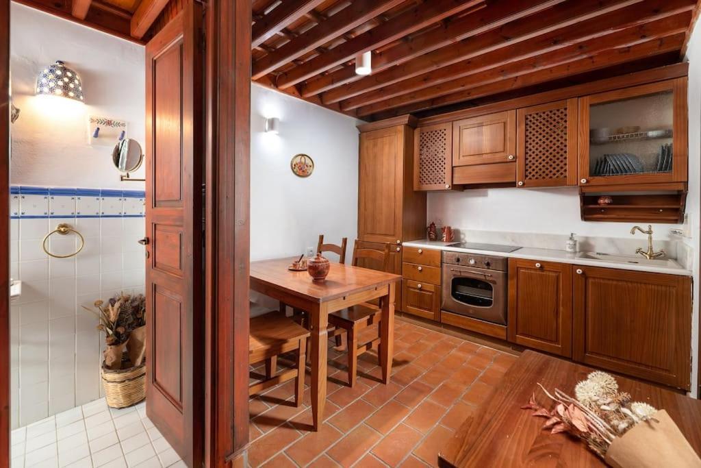 Acropolis House *