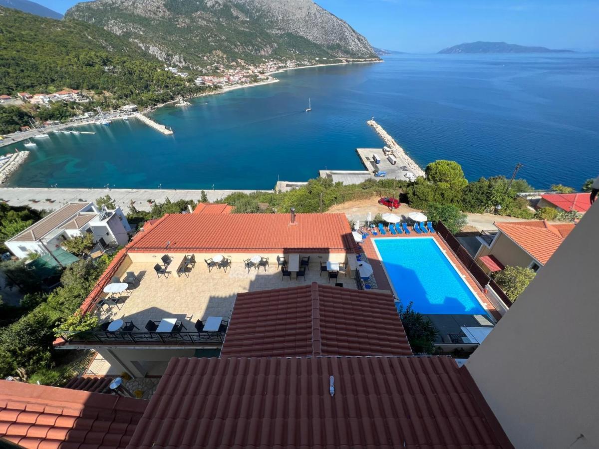 Oceanis 2* Poros (Kefalonia)