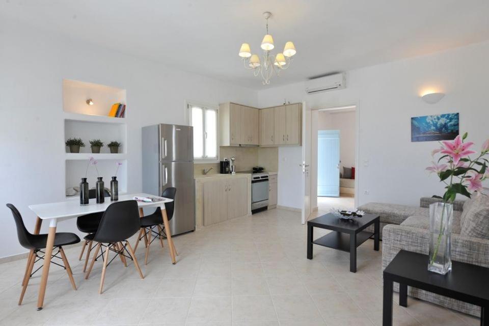 Luxury Paros Villa 1 Bedroom Villa Vrachian Earth Private Jacuzzi Beautiful Views Naousa Villa *