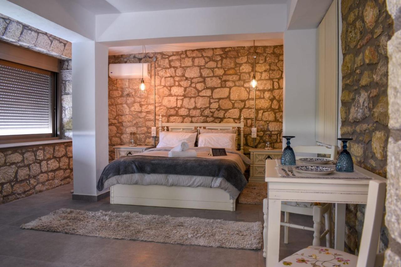 Coastal Stone Hideaway With Stunning Scenery Holiday home Kitriai