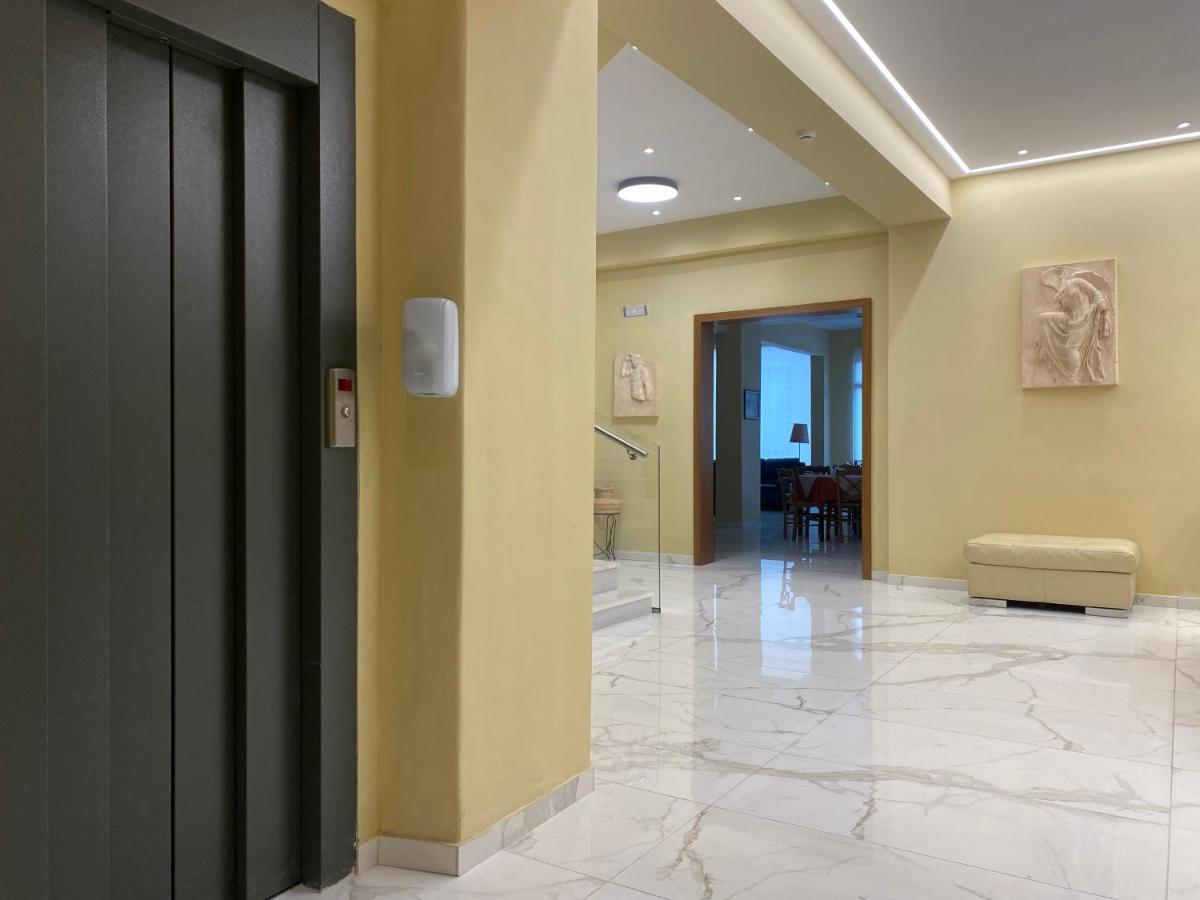 Kronio Hotel