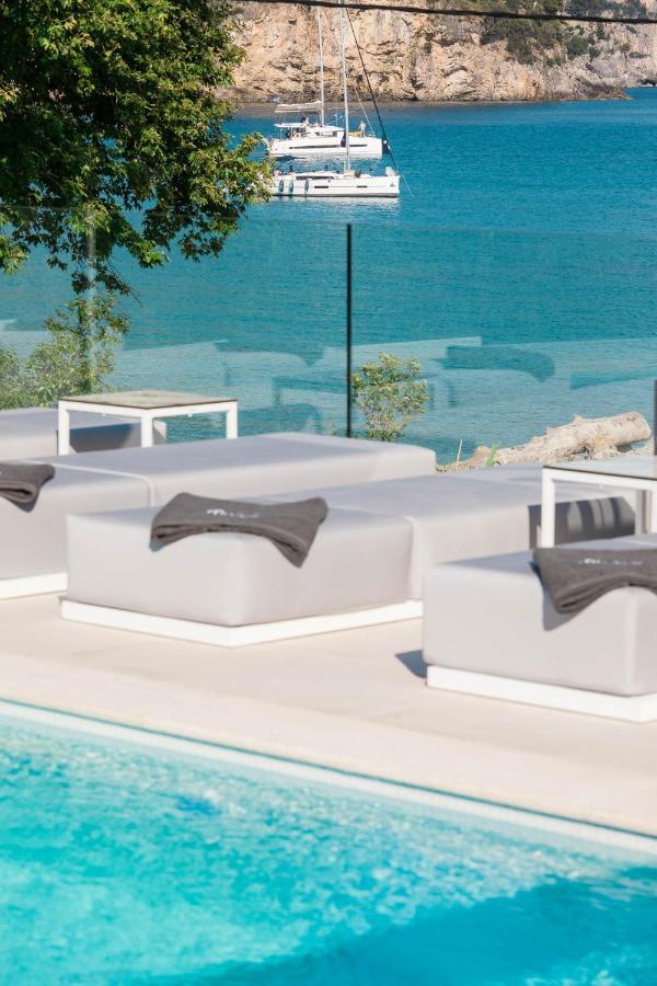 Alboro Seaside Hotel