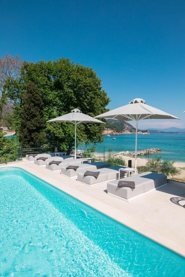Alboro Seaside Hotel *