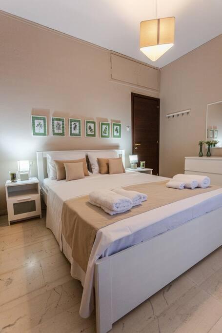 Cozy Seaside Penthouse With Sea & Mountain View. Apartment Volos