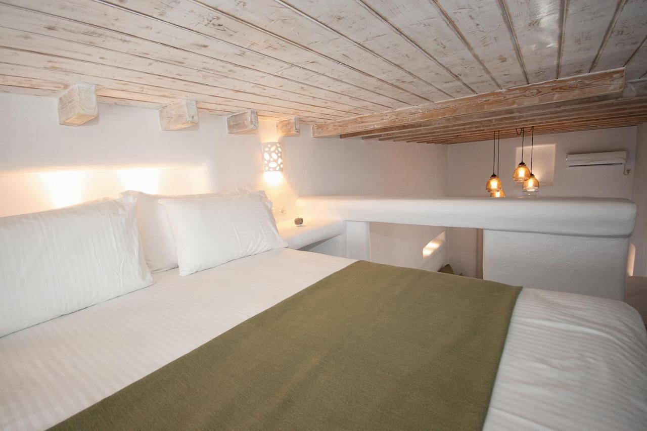 5 Traditional * Livadi (Astypalaia)