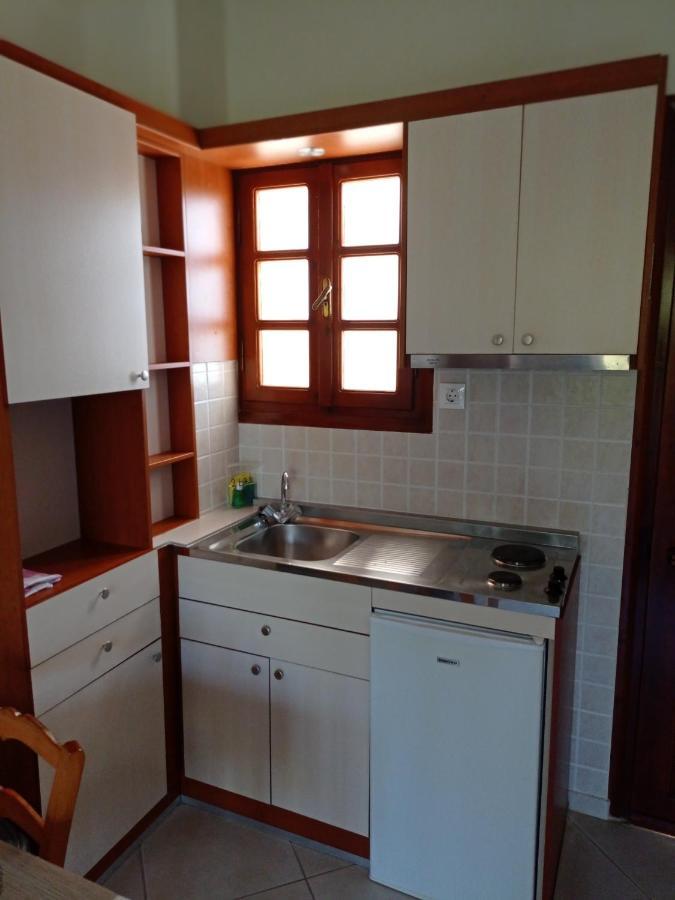 Alexandros Aparthotel 3*