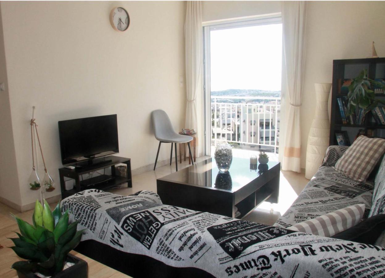 Apartment Penthouse With Sea View *