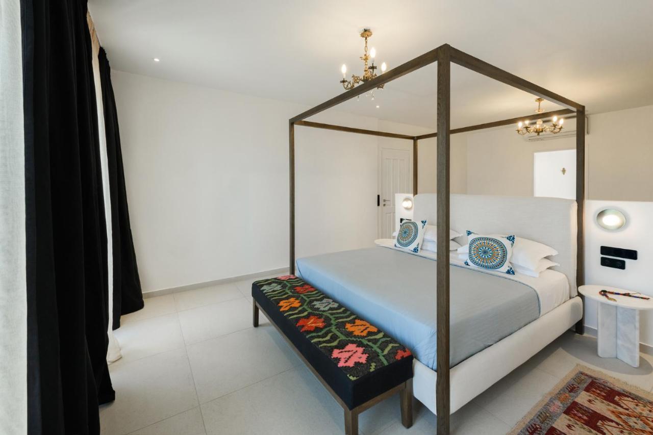 Kallisti Paros Naousa (Paros)