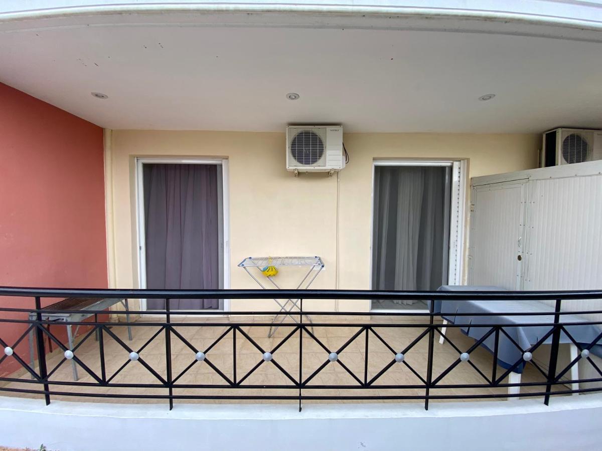 Vivian's Apartment *