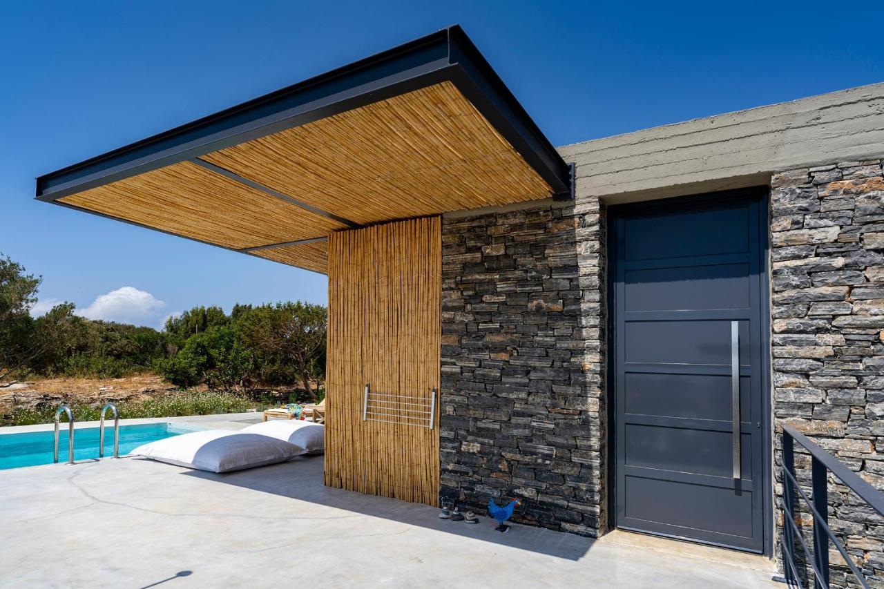 Akra Grammeno Beachfront Apartment *