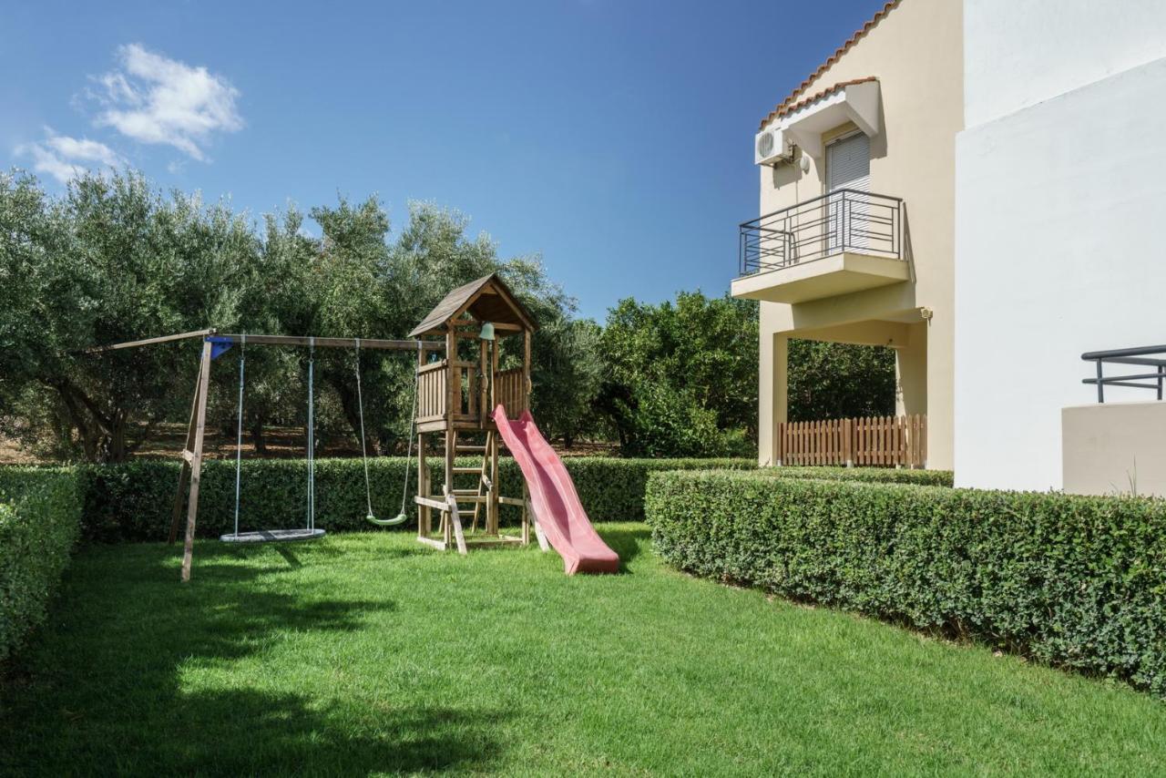 Villa Villa Anna With Private Pool, Play Area & Bbq, 5Km From The Beach *