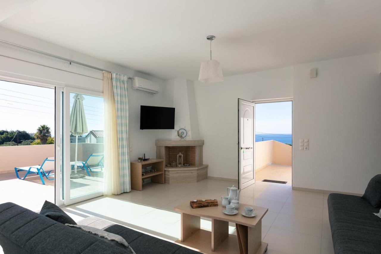7 Bedroom With Pool, 700m From The Beach! Holiday home Prinos (Crete)