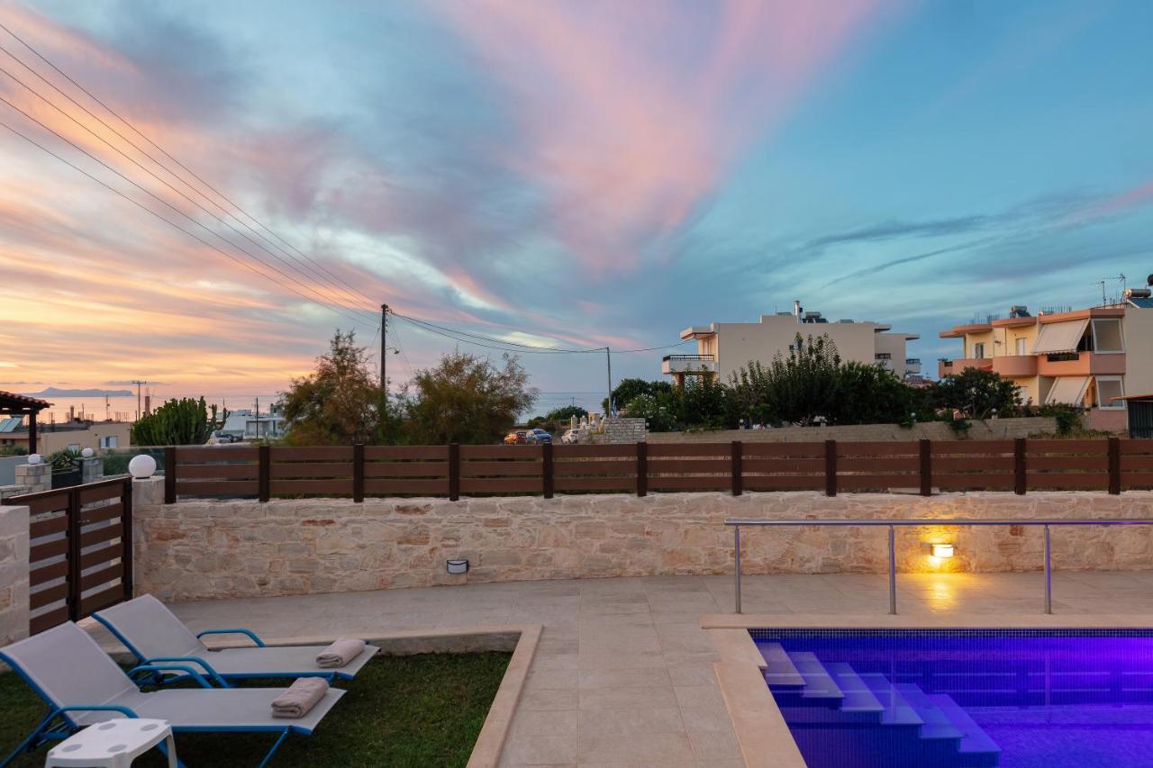 7 Bedroom With Pool, 700m From The Beach! Holiday home Prinos (Crete)