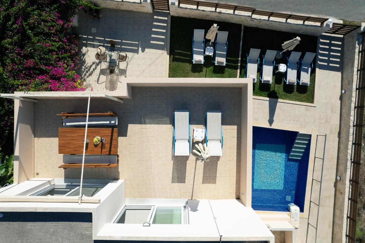 7 Bedroom With Pool, 700m From The Beach! Holiday home Prinos (Crete)