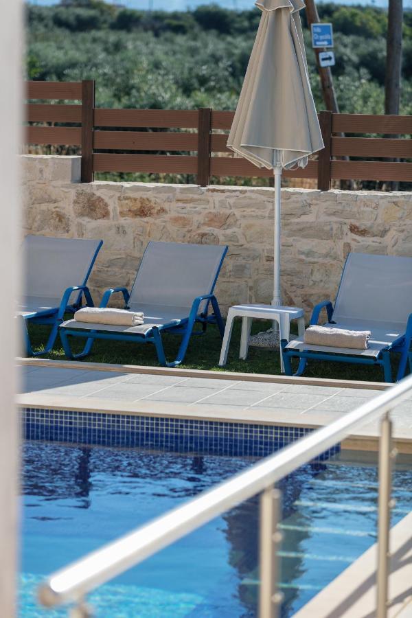 7 Bedroom With Pool, 700m From The Beach! * Prinos (Crete)