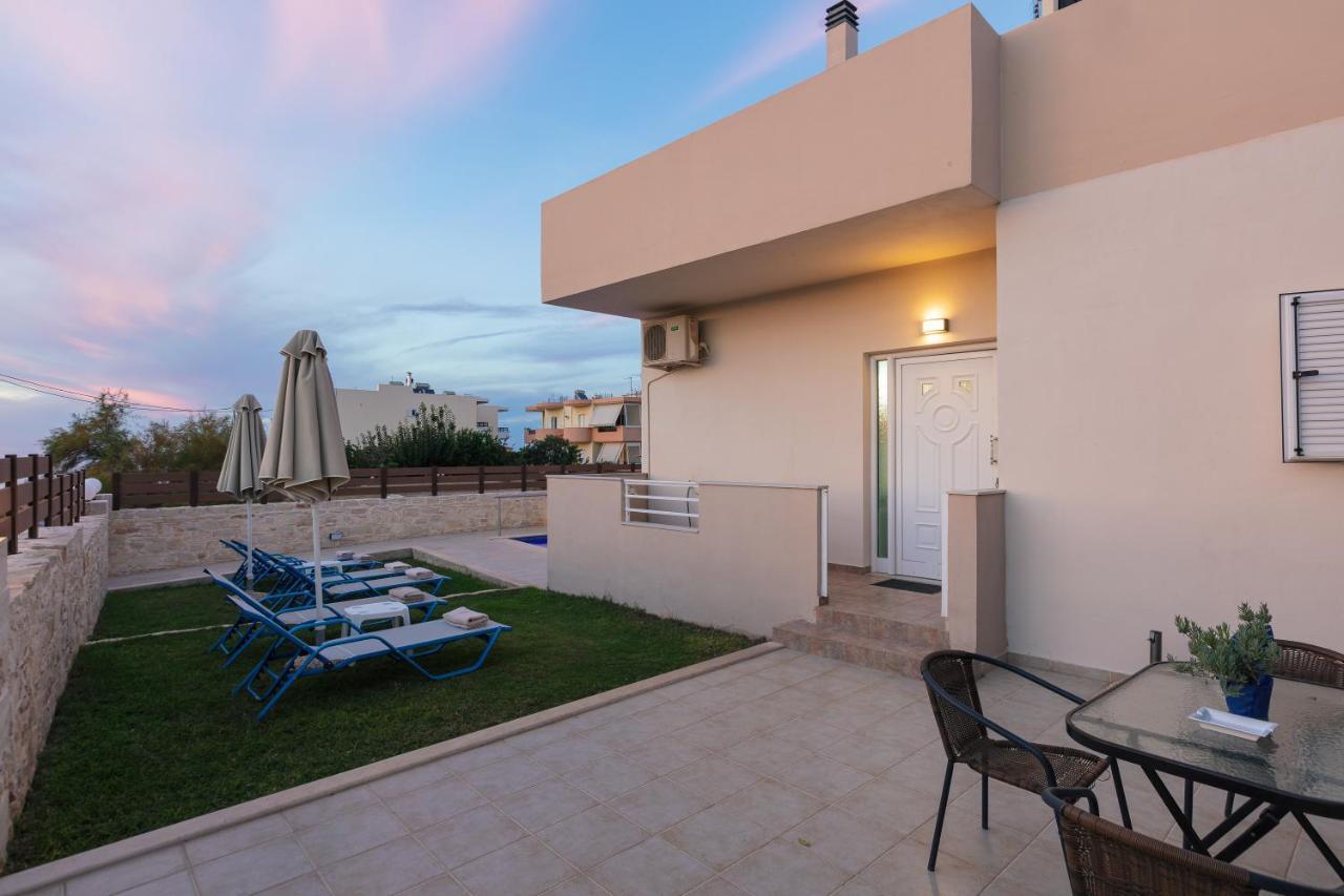 7 Bedroom With Pool, 700m From The Beach! Holiday home Prinos (Crete)