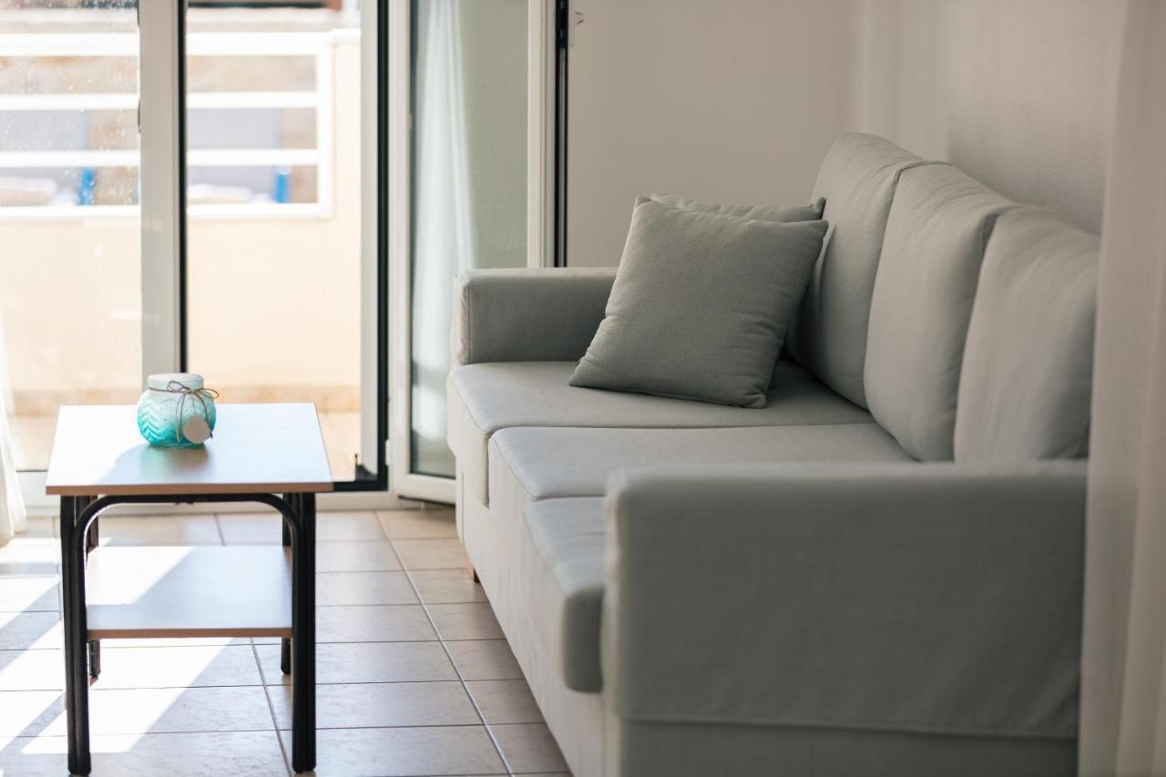 7 Bedroom With Pool, 700m From The Beach! * Prinos (Crete)