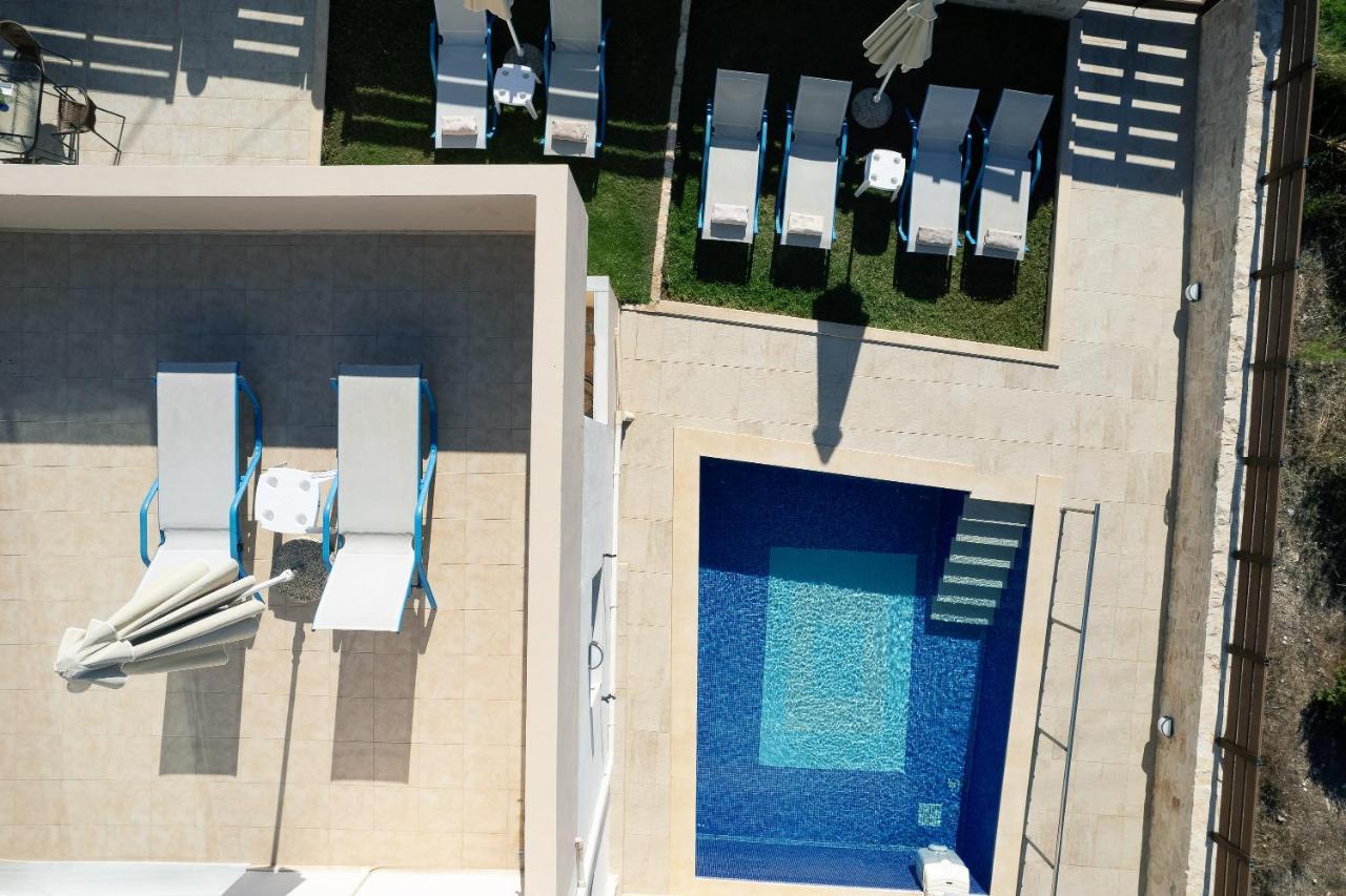 7 Bedroom With Pool, 700m From The Beach! * Prinos (Crete)