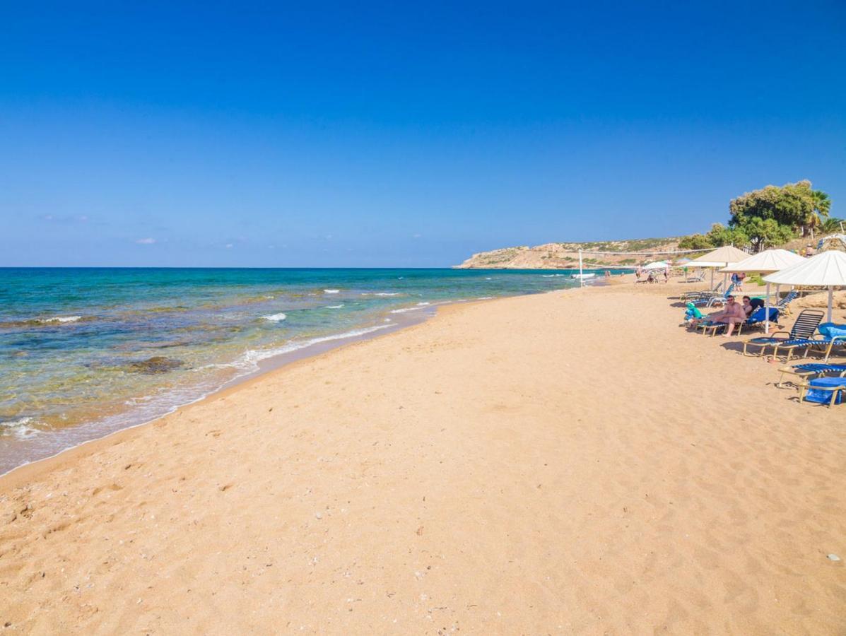 7 Bedroom With Pool, 700m From The Beach! Holiday home Prinos (Crete)