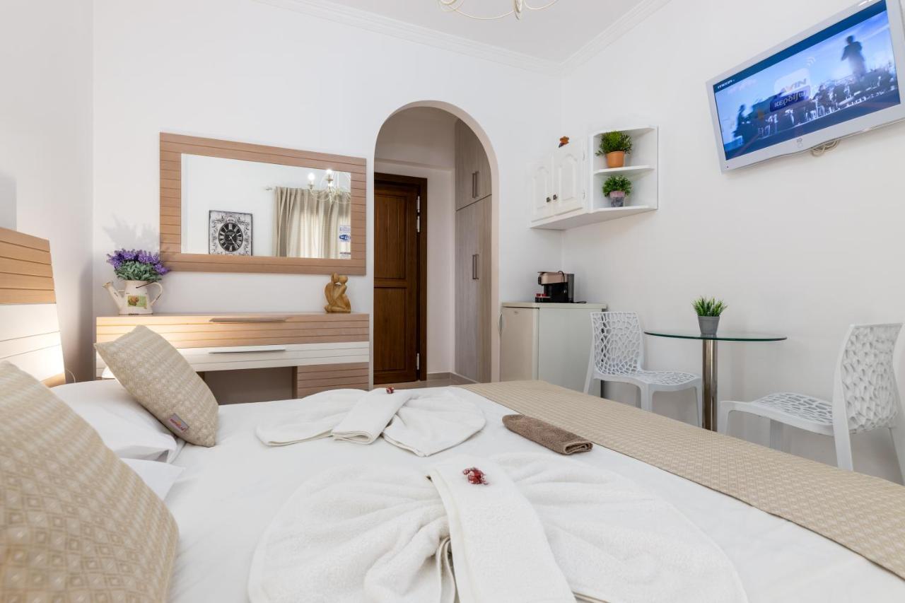 Panos Luxury Apartment *