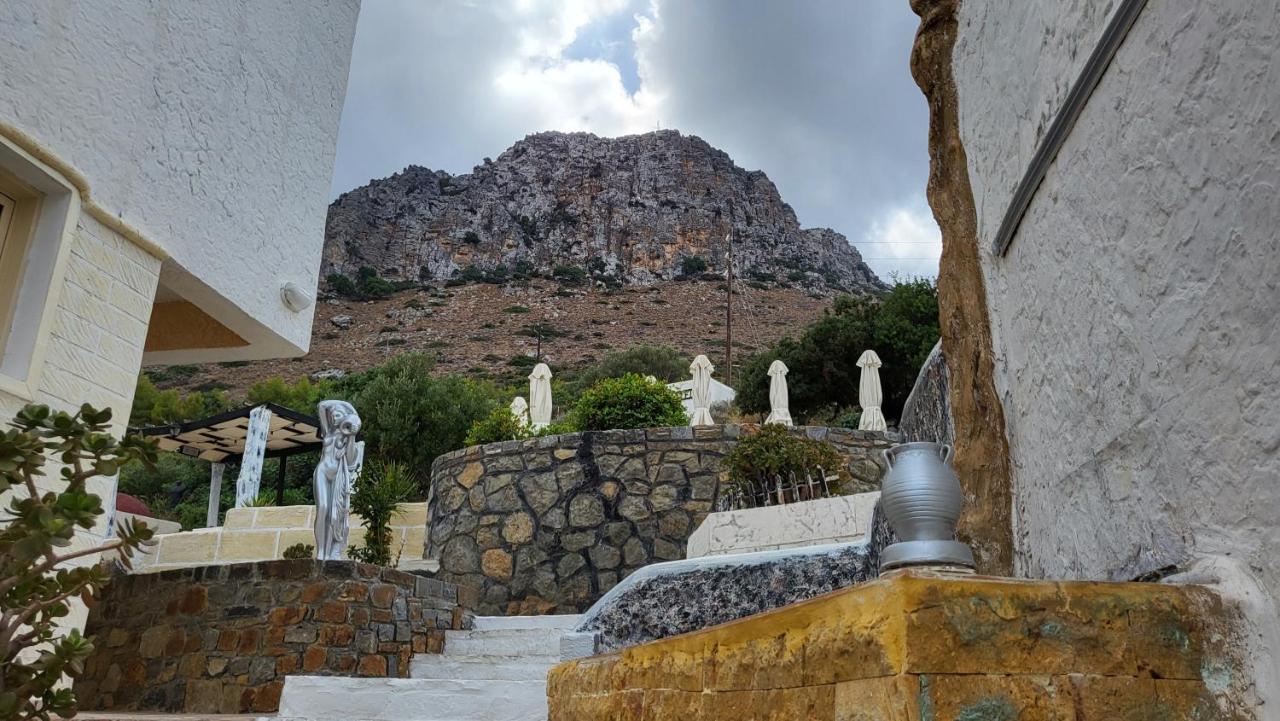 Entire Full View 3 Bedrooms 3 Bathrooms 3 Kitchens Villa Hersonissos (Crete)