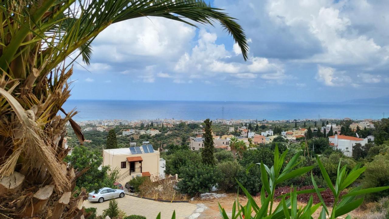 Entire Full View 3 Bedrooms 3 Bathrooms 3 Kitchens Villa Hersonissos (Crete)