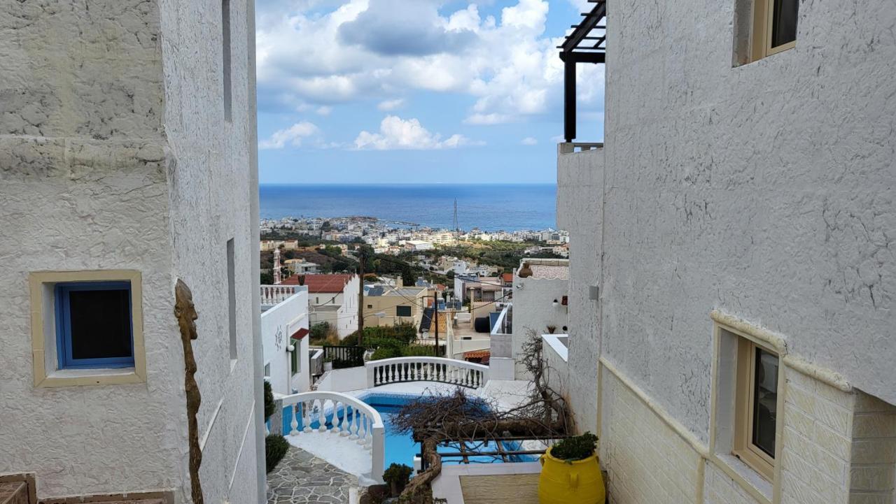 Entire Full View 3 Bedrooms 3 Bathrooms 3 Kitchens Villa *