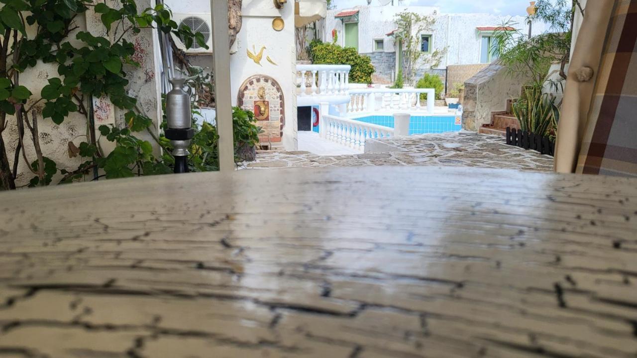 Entire Full View 3 Bedrooms 3 Bathrooms 3 Kitchens Villa Hersonissos (Crete)