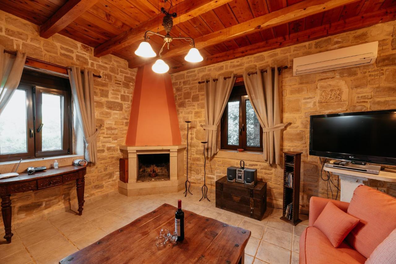 Olympia - Erato Holiday home *