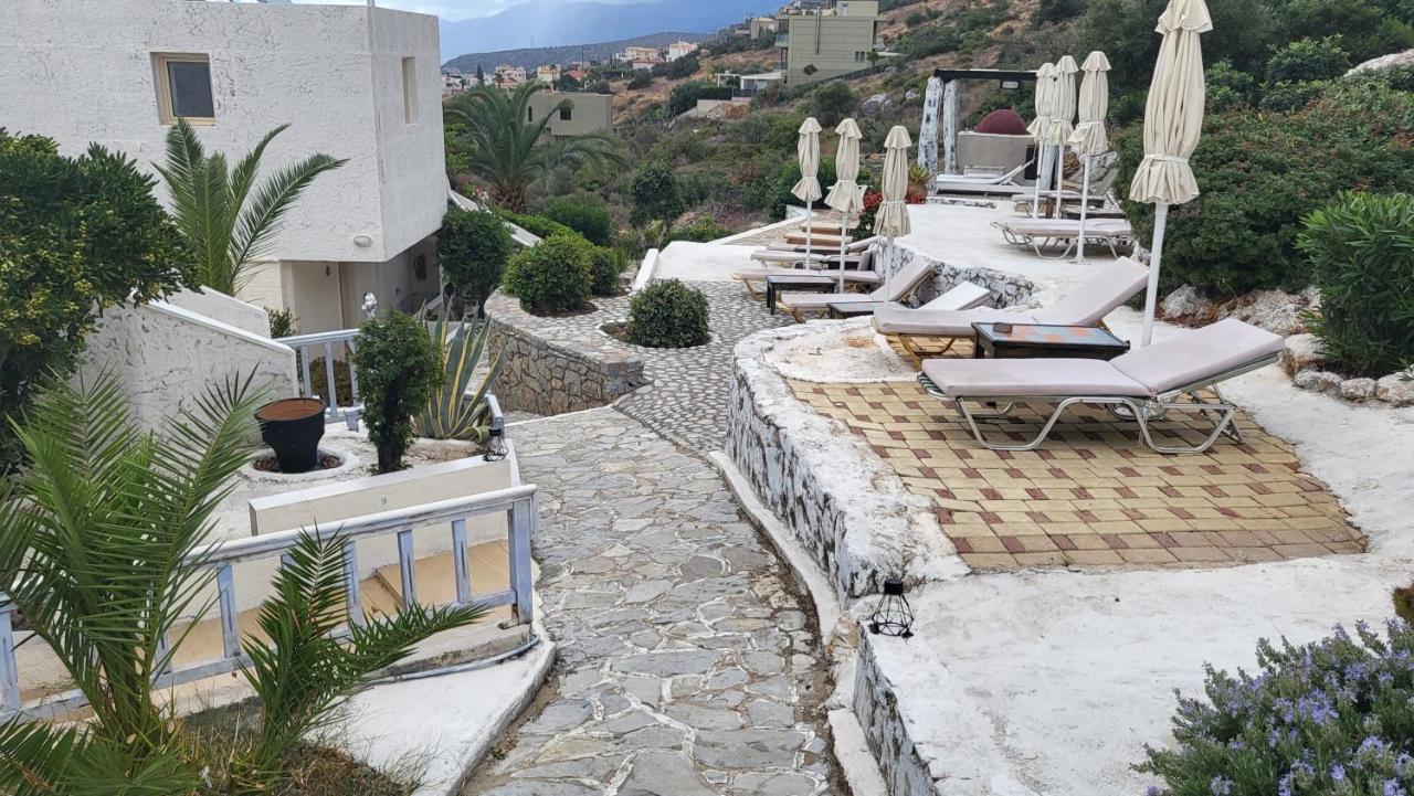 Entire Full View 3 Bedrooms 3 Bathrooms 3 Kitchens Villa Hersonissos (Crete)