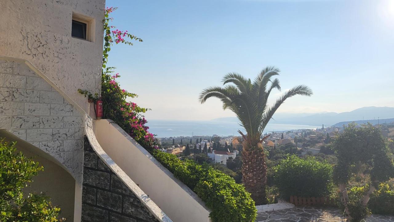 Entire Full View 3 Bedrooms 3 Bathrooms 3 Kitchens Villa