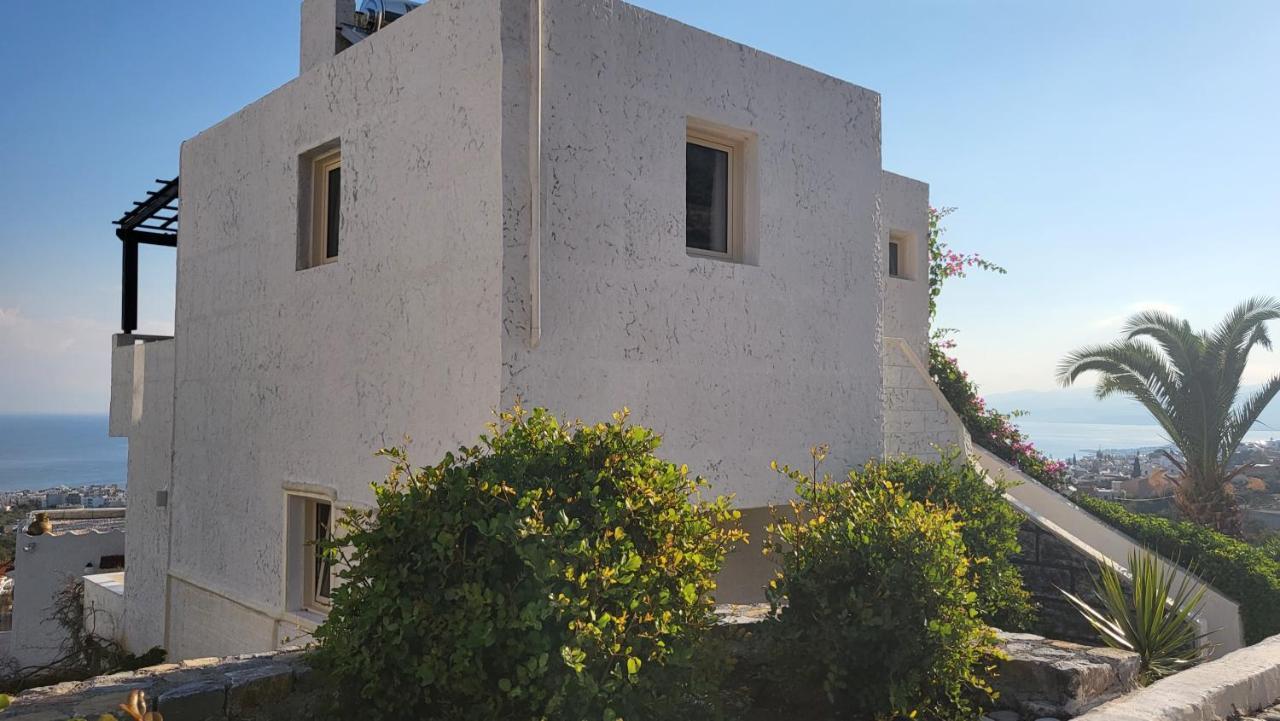 Entire Full View 3 Bedrooms 3 Bathrooms 3 Kitchens Hersonissos (Crete)