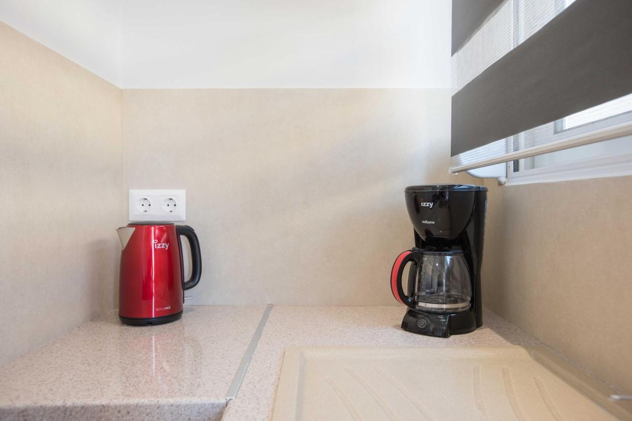 Apartment Comfy 1 Bedroom With Terrace And View