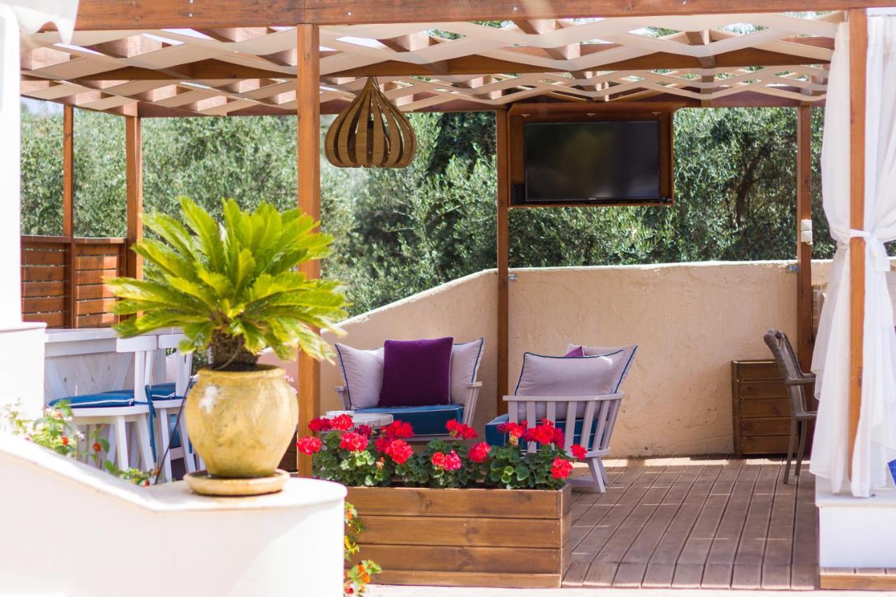 Eva & Dimitrios Villas, Captivating Oasis With Pools & Bbq, By Thinkvilla Villa