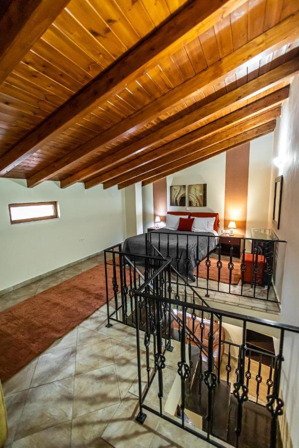 Hotel Enastron *