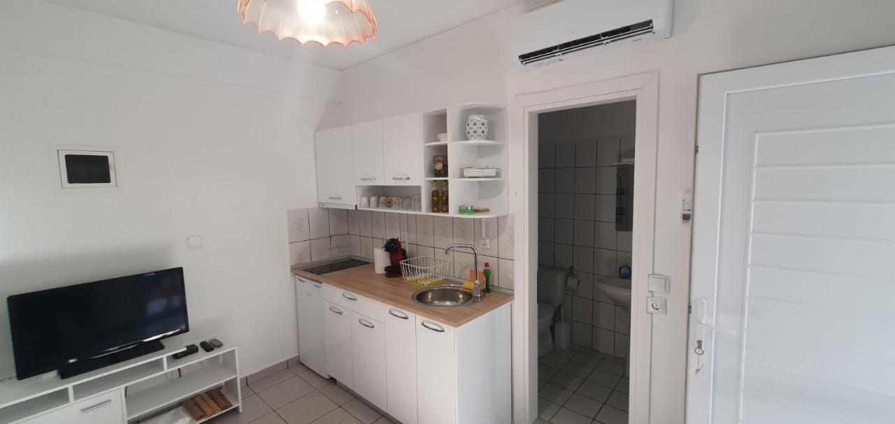 Veranda Paralia Ofriniou Apartment *