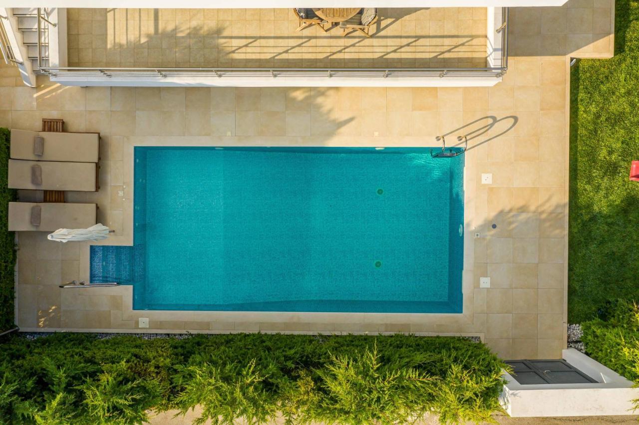 Luxury With Private Heated Pool *