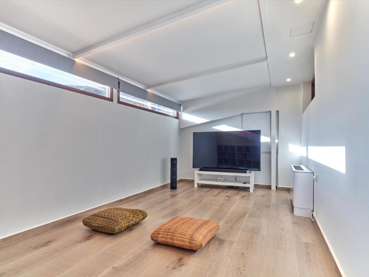 Forecastle Villa *