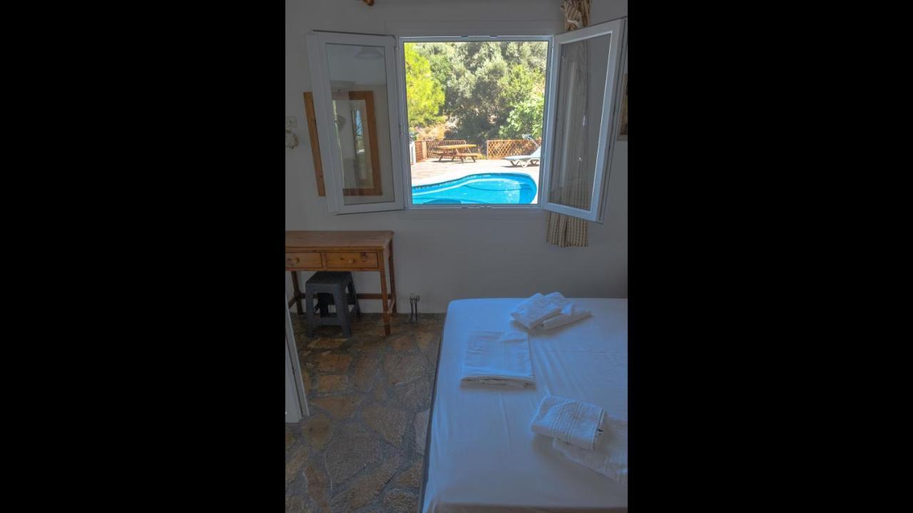 Beautiful House Located On A Hill, With A Spectacular Sea View Koumeika